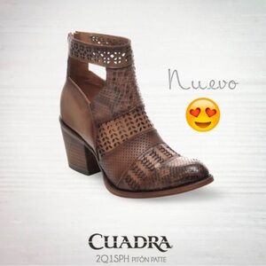 CUADRA BROWN SNAKE STYLE BOOTS SIZE 8.5